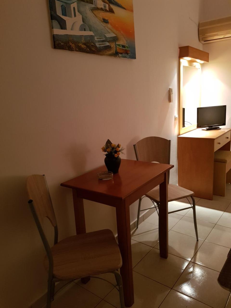 Johnhara Studios & Apartments 2