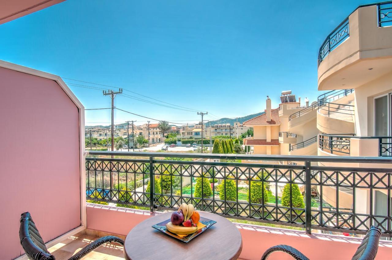 Johnhara Studios & Apartments