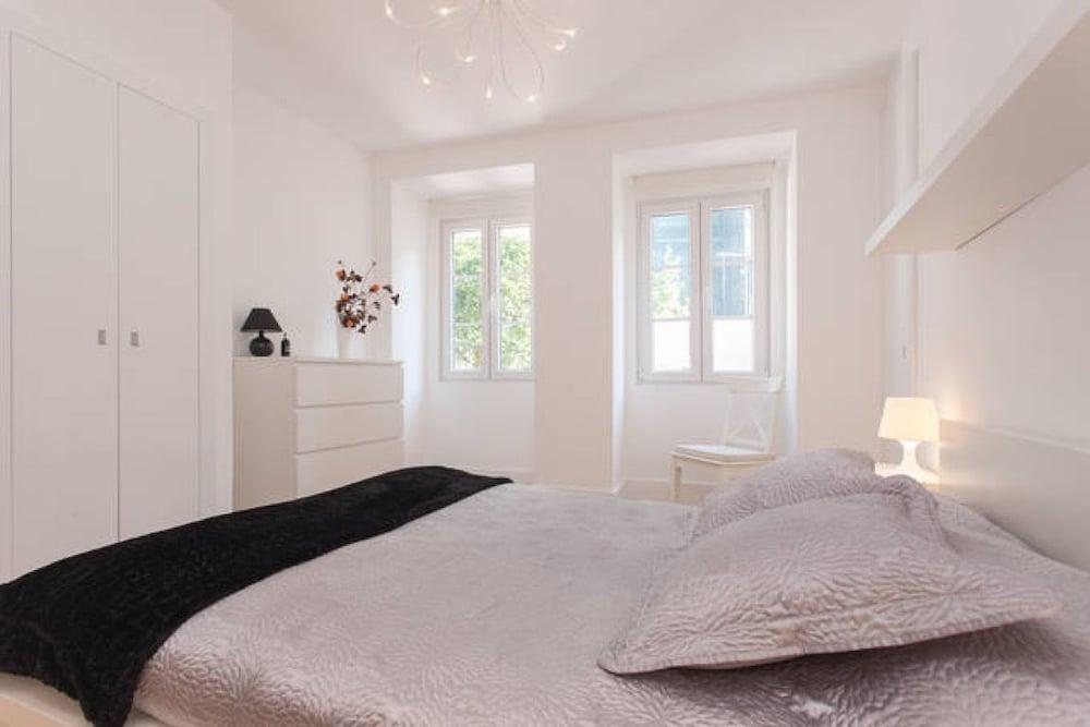 Lisbon Deluxe Flat in Principe Real 1