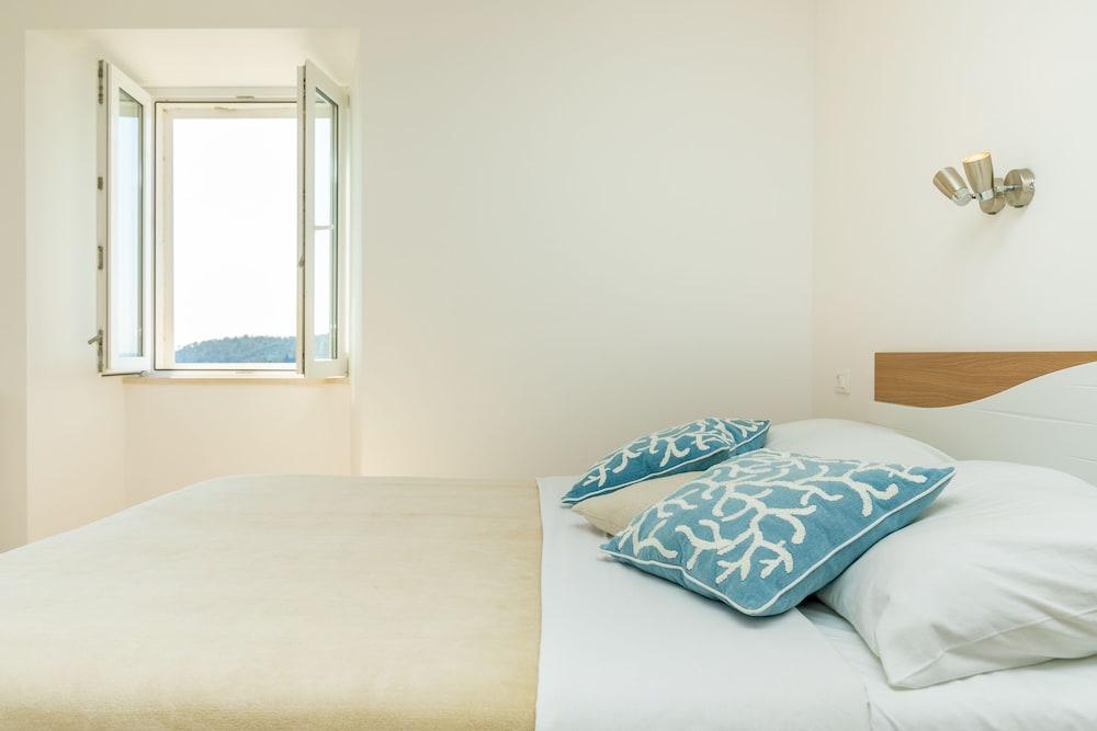 Hedera Estate, Hedera A19 1