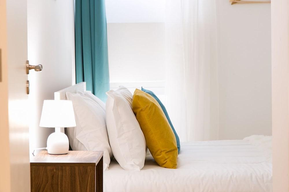 Altido Modern Apt for 5 W/ Workspace&Private Entrance, Moments From Lisbon Cathedral 2