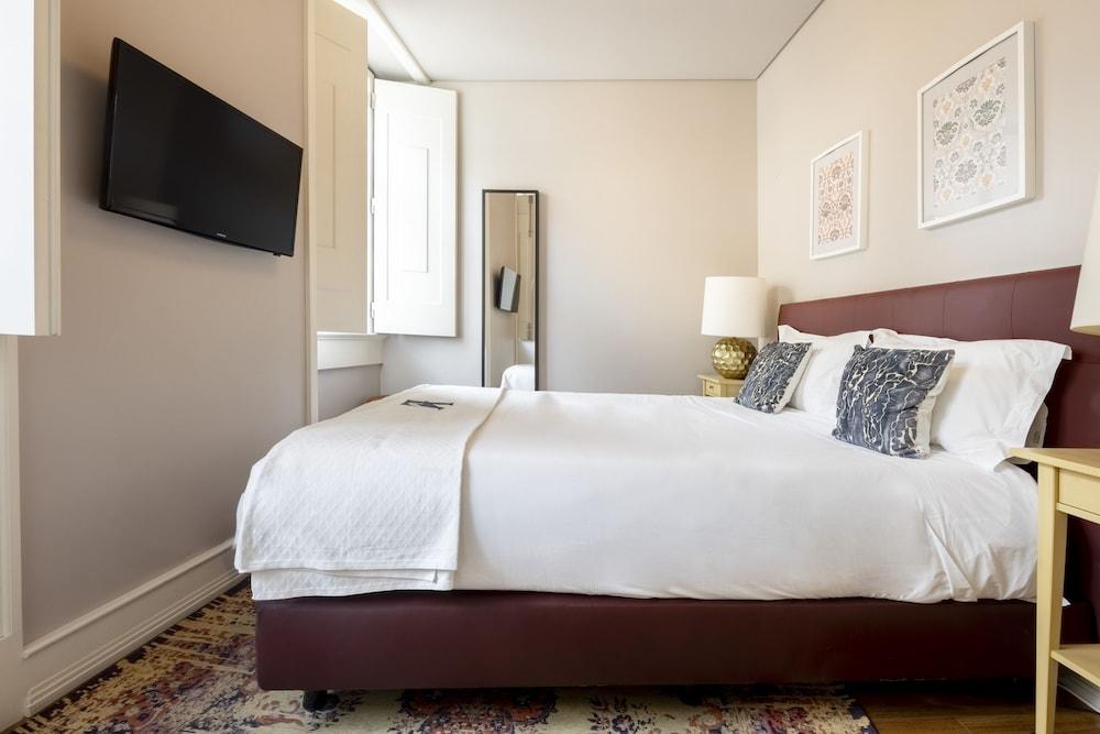 Lisbon Best Apartments -  Chiado Camoes