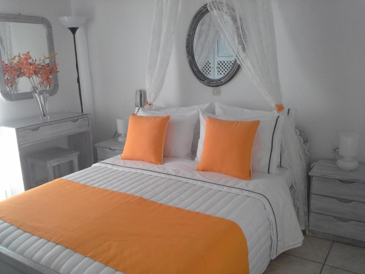 Kiklamino Sunset Studios (Adults Only) 2