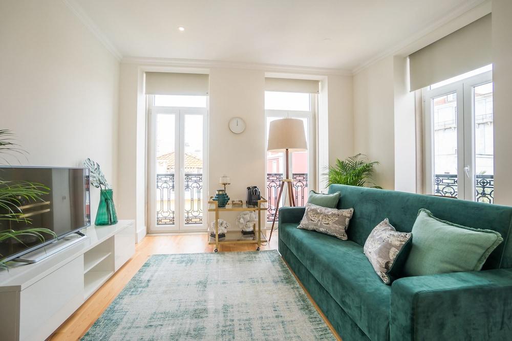 Principe Real Lightful Apartment