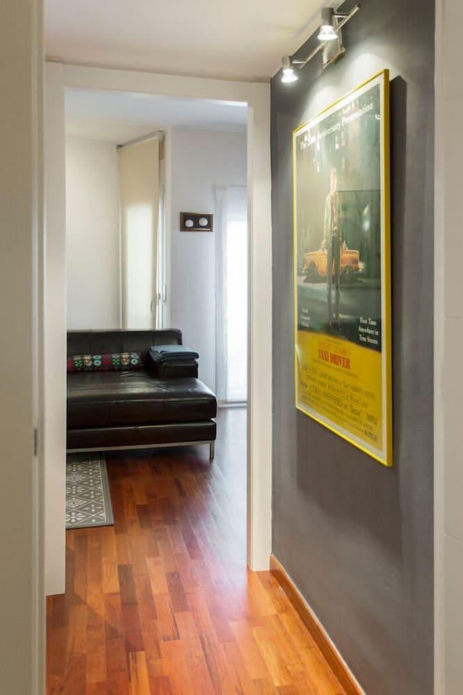 Centric Apartment Fira 1