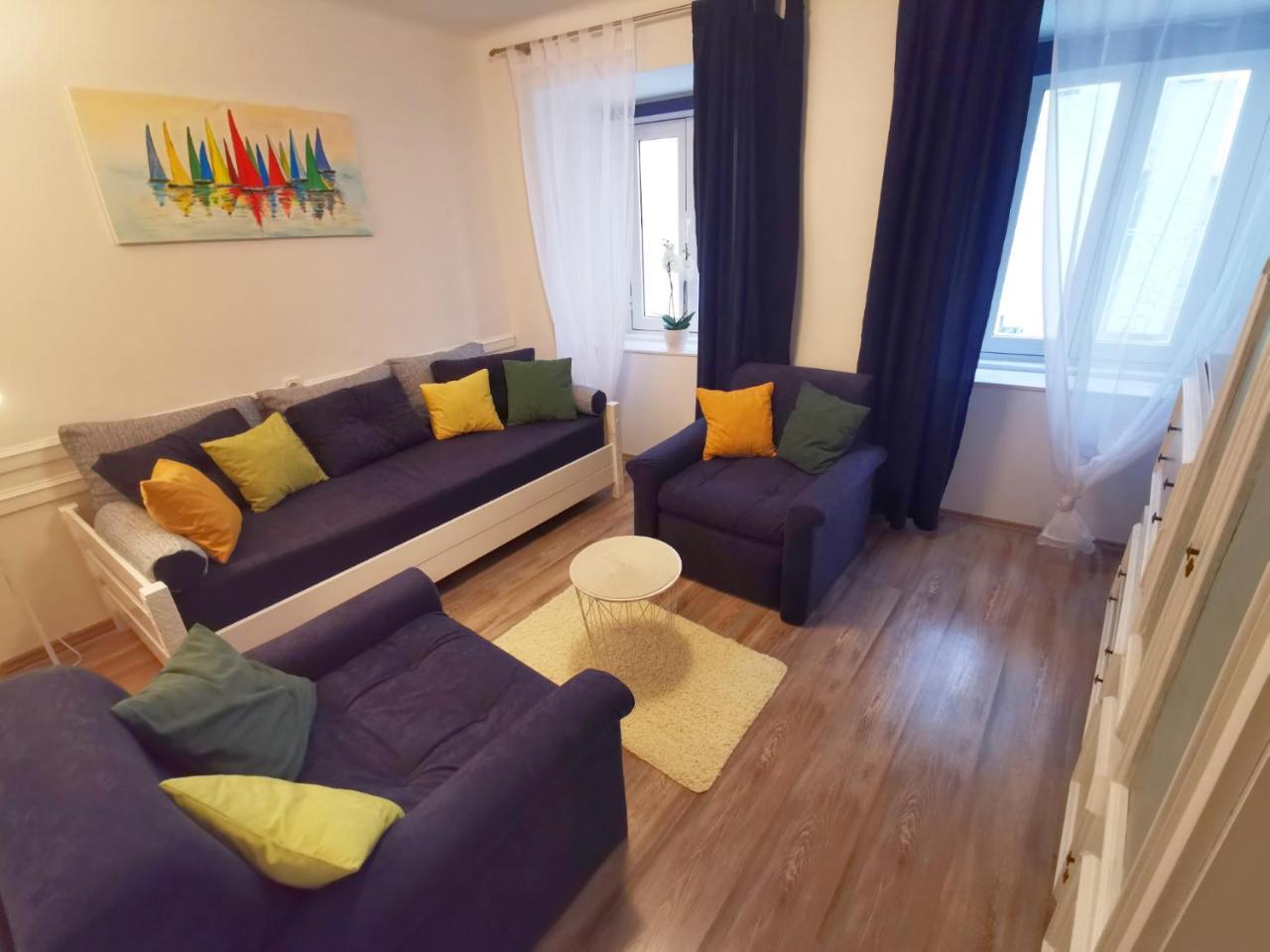 Old Town Apartment Theo 1