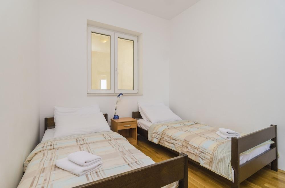 Ploce Apartments - Frana Cale 24 2