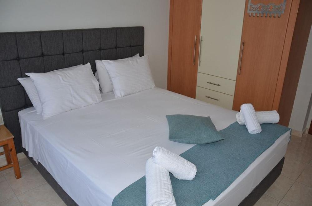 Platoni Elite Apartments 1