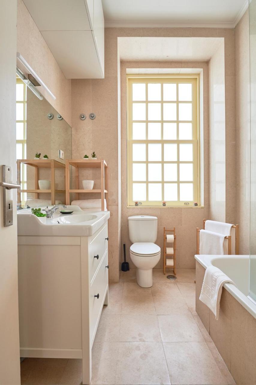 Spacious Apartment in the Perfect Lisbon Location, by Timecooler 2