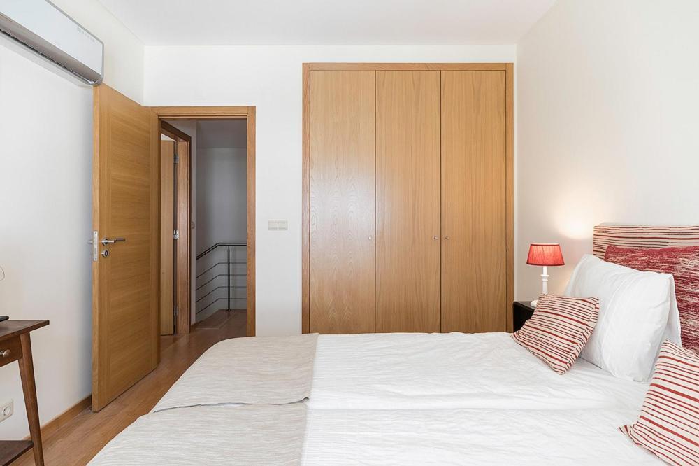 Flea Market Alfama House (Patio/Pool/Ac/Garage) 2