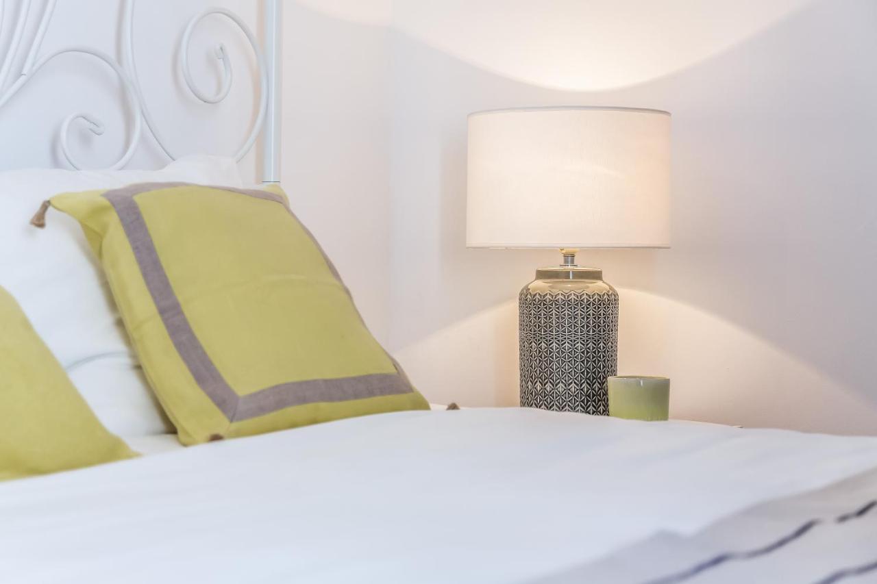 Light Filled Typical Apartment at Alfama, by Timecooler 2