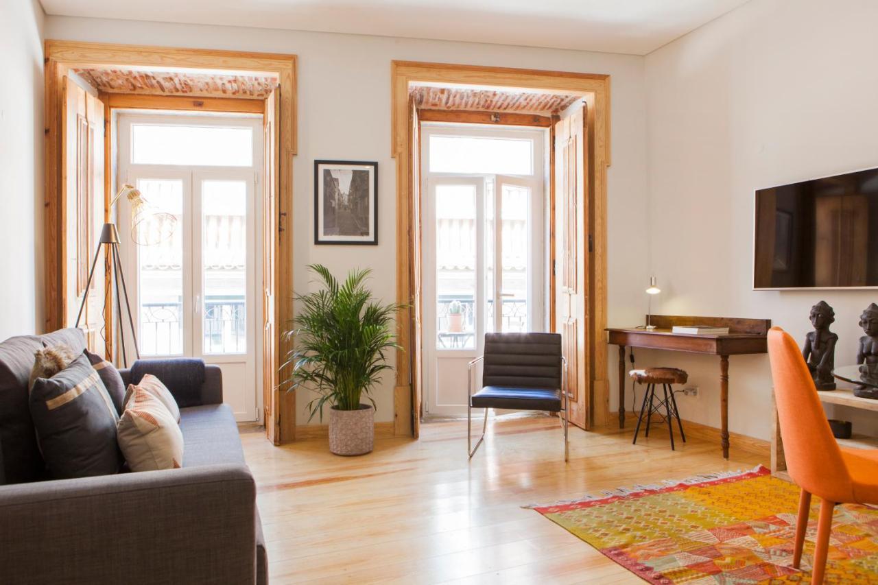 Charming Flat with Balconies Central Chiado District 2 Bedrooms & AC 19th Century Building