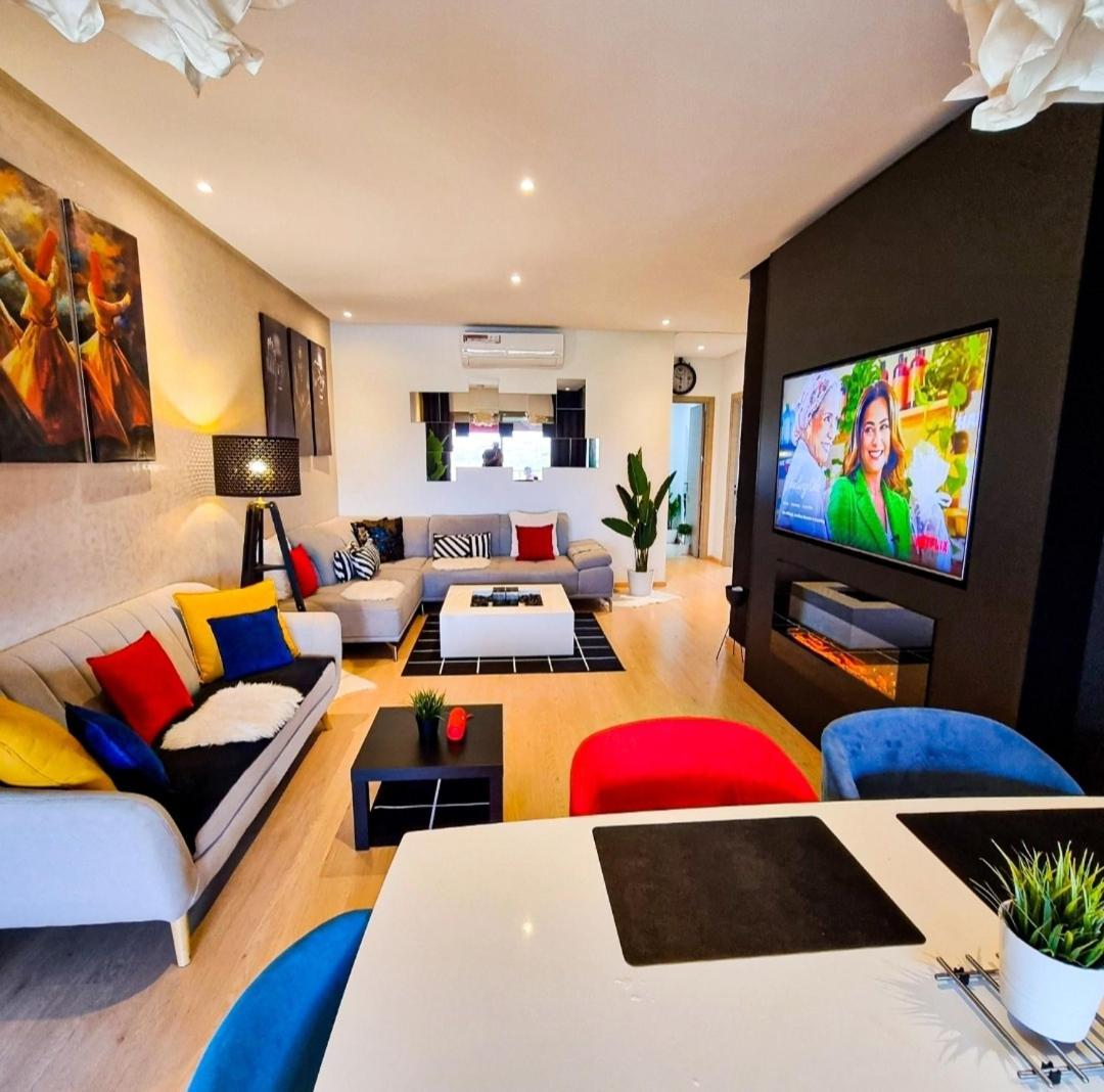 Privilege House Jade 1