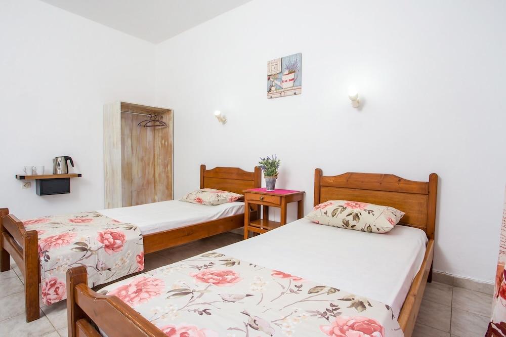 Lisabeth Studio Apartments 1