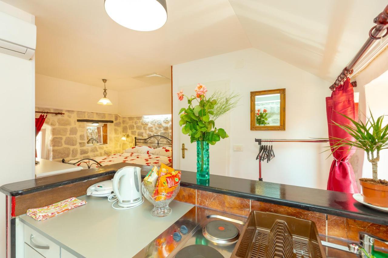 Juliette's Palace Studios 1