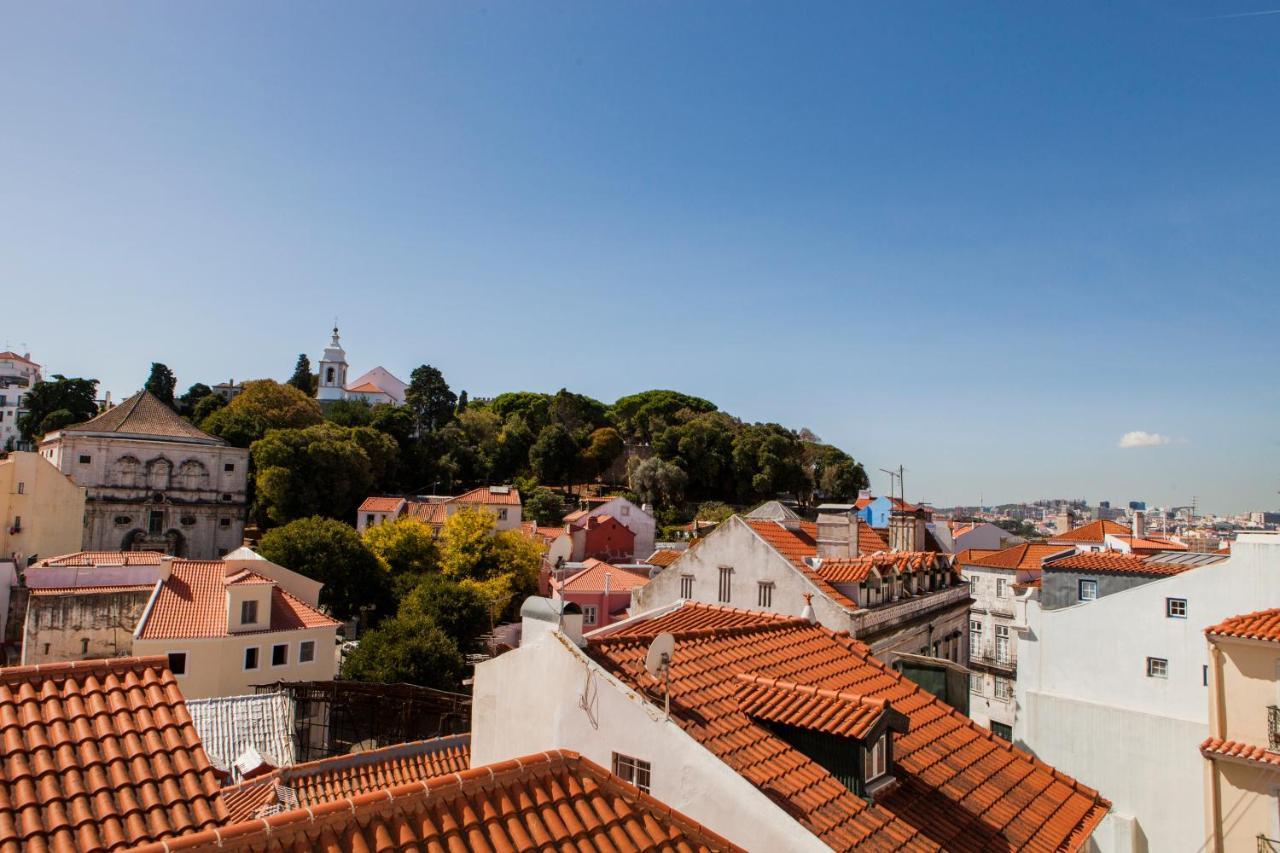 Alfama Amazing Scenic River And City View Charming Apartment with 2 Bedrooms And AC 19th Century Building 2