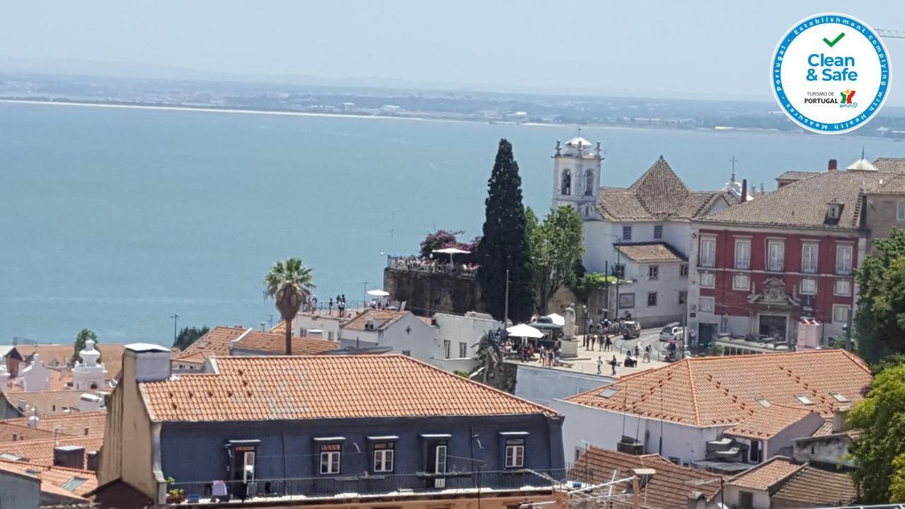 Alfama Amazing Scenic River And City View Charming Apartment with 2 Bedrooms And AC 19th Century Building 1