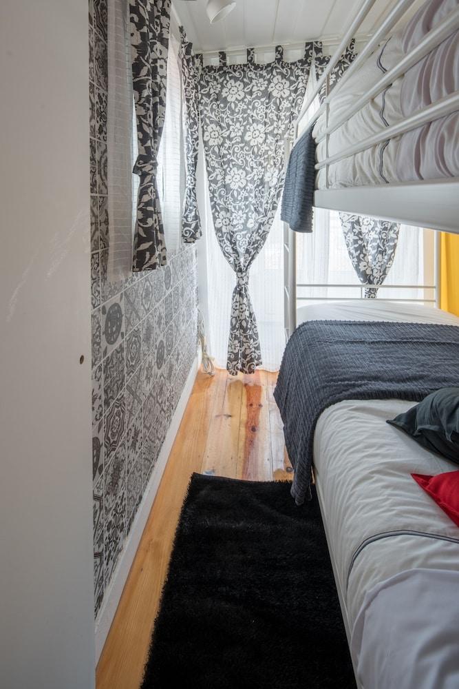 Lisbon Fragrances Arrakis Flowers 1