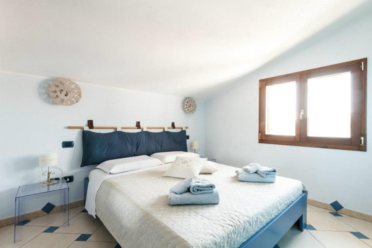 Giaco's Apartments 1 2