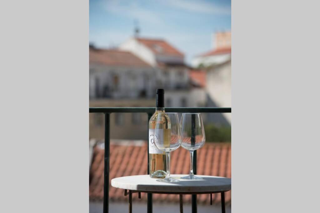 Alfama Stunning River And Historic City Views 2bedrooms & 2bathrooms AC Balcony 18th Century Building 2