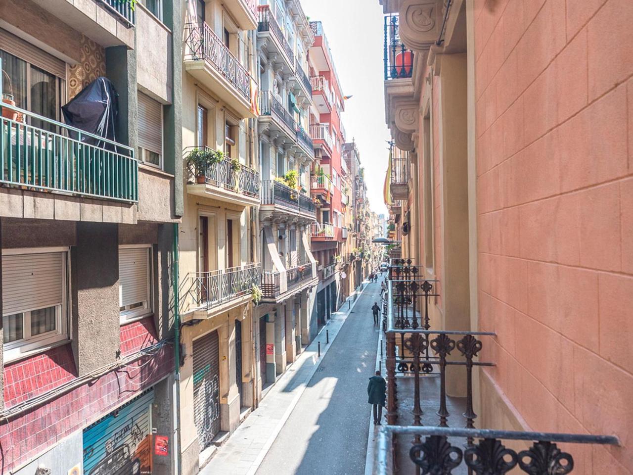 Cozy Apt with Sunny Terrace in the Heart of Gracia 2