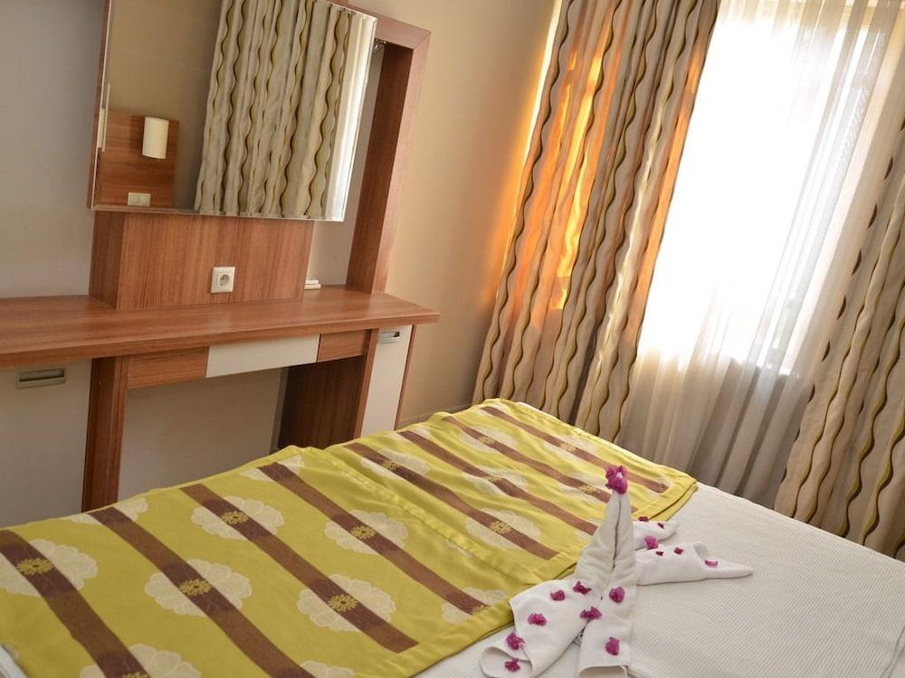 Melissa Moment Apart 2