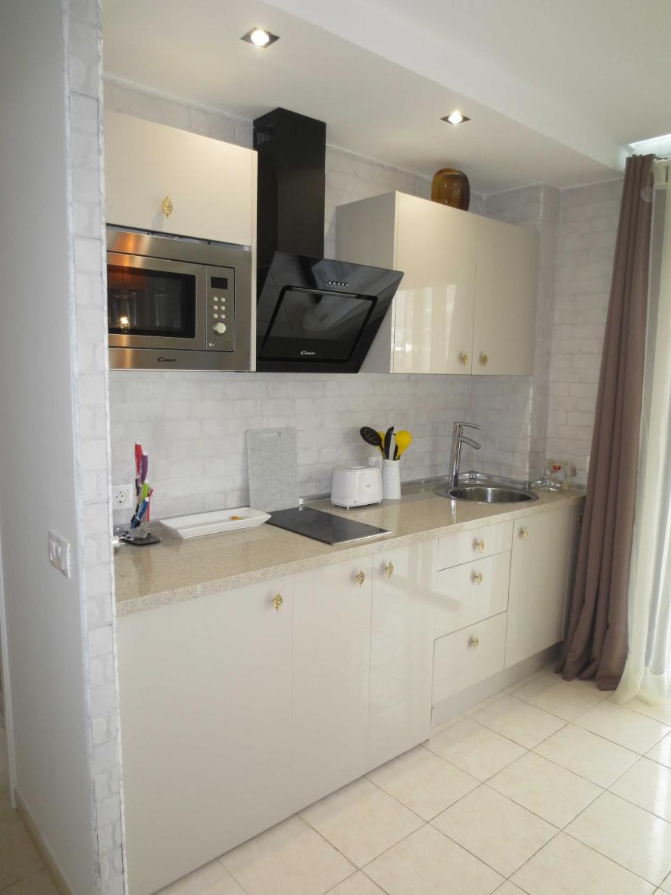 Golden Dreams & Perfect for You ***** 1