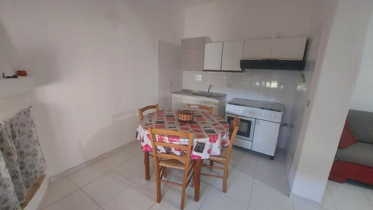 Domu de Su Limoni de Pula 2