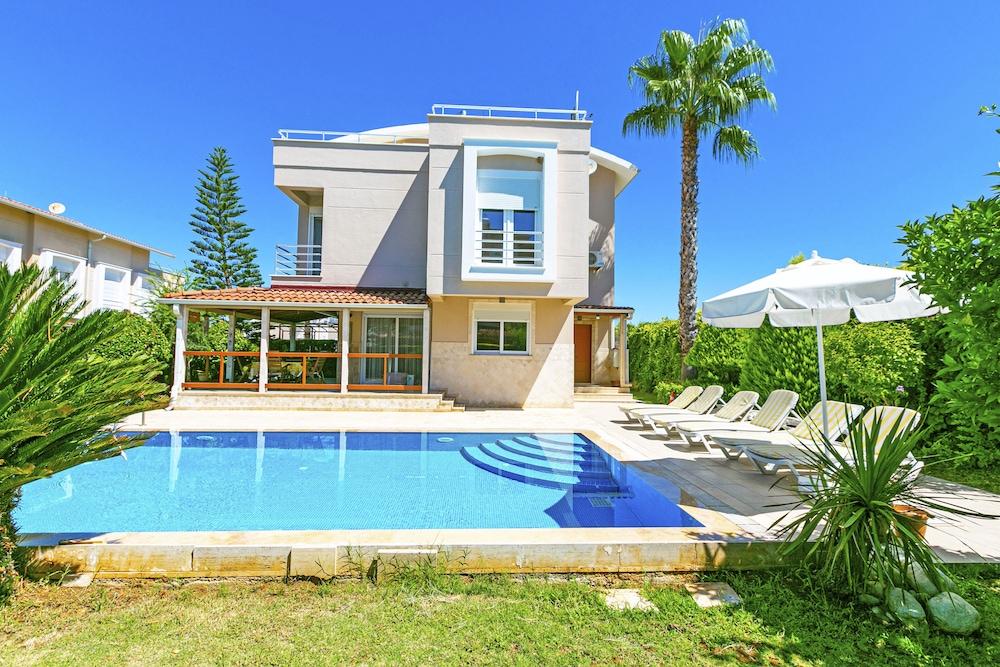 Paradise Town - Art Villa