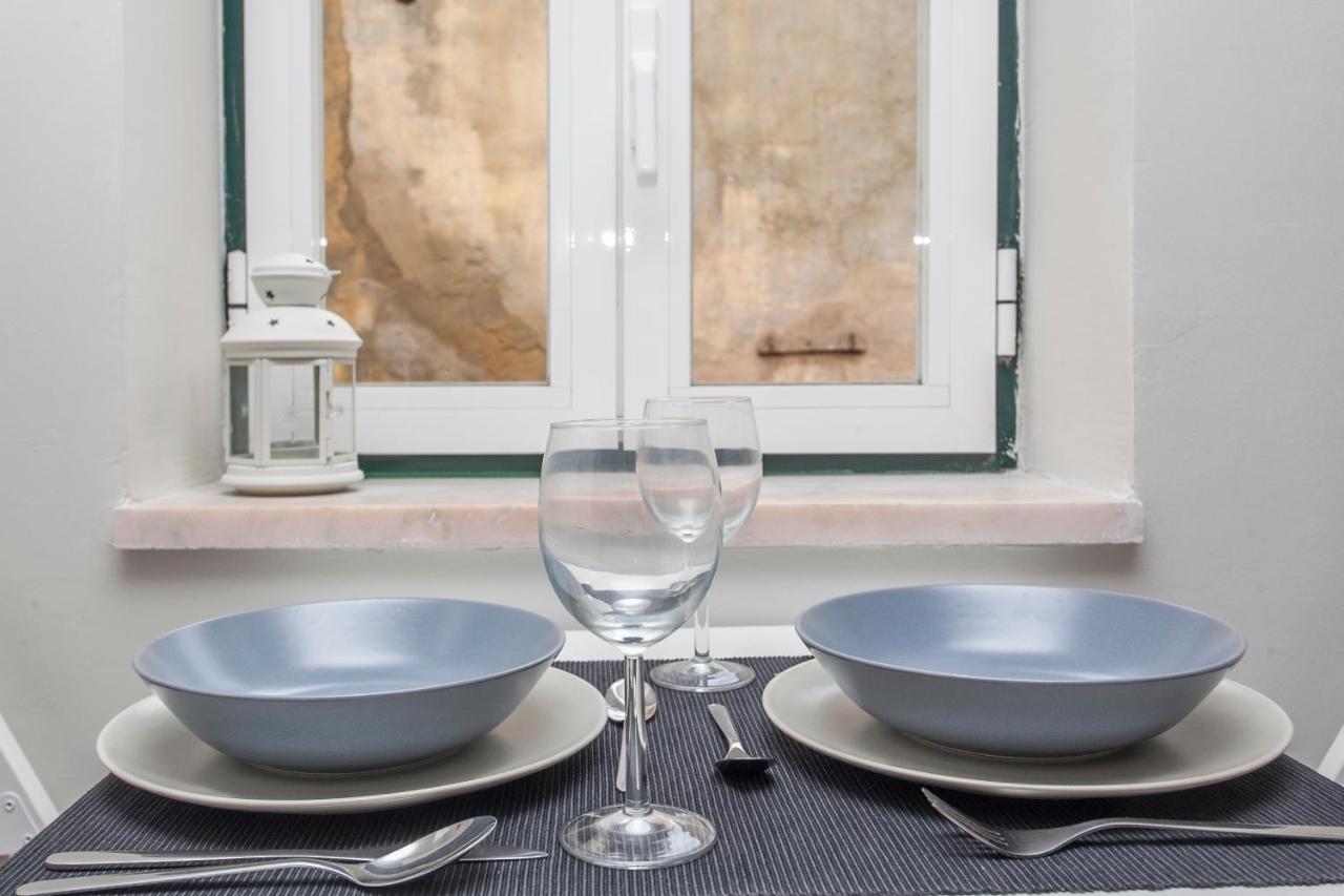 Flores - 22668al (Adults Only) 2