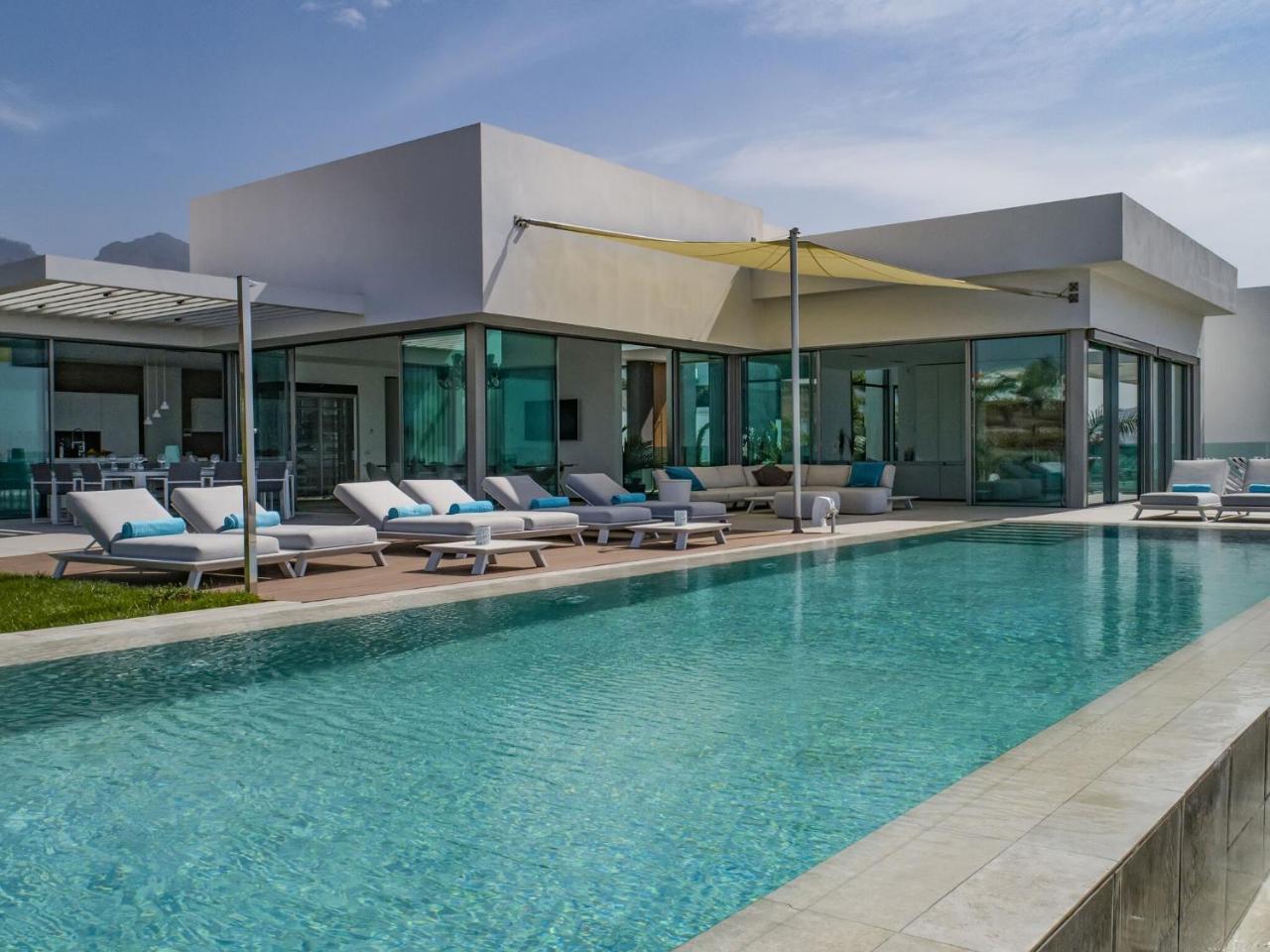 Belvilla by Oyo Villa Christal