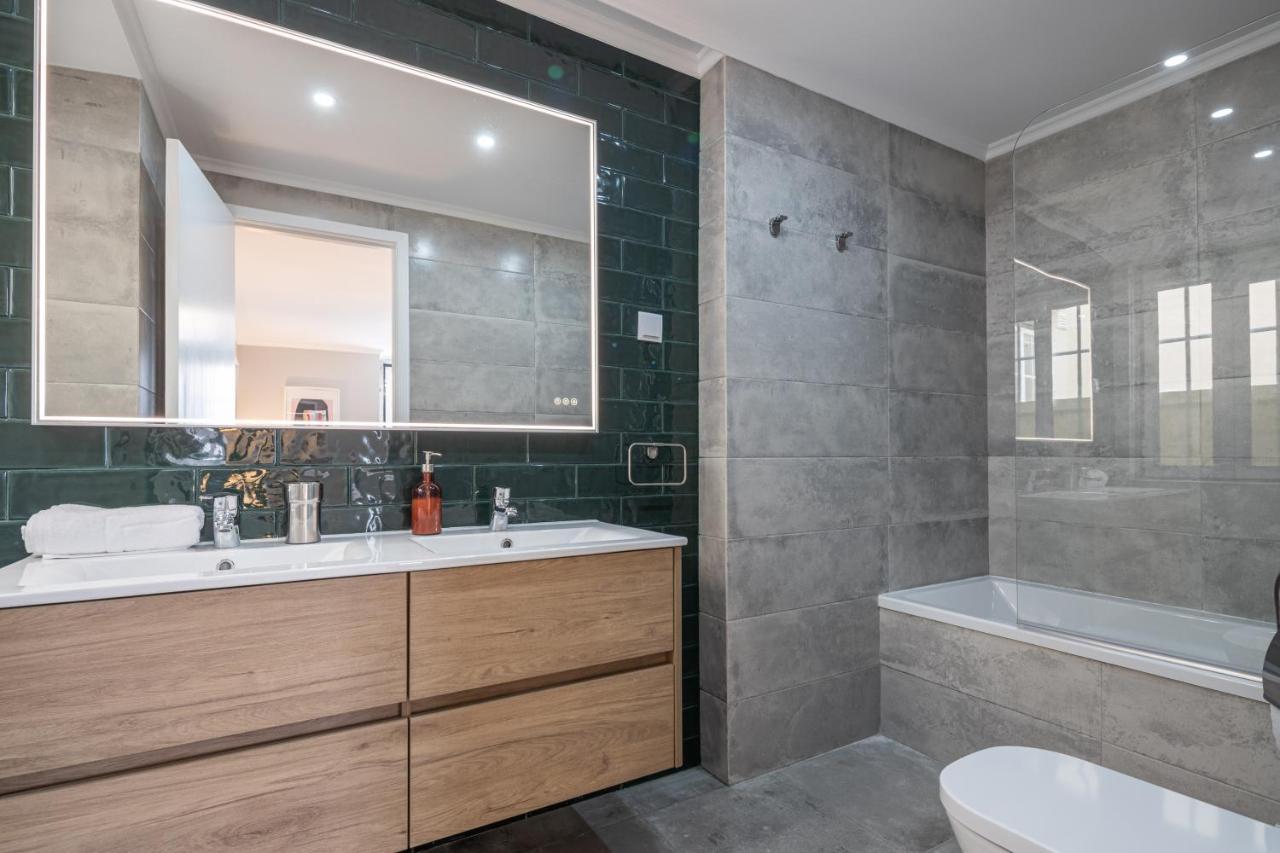 Fanqueiros 96 - Balcony Over Lisbon 1