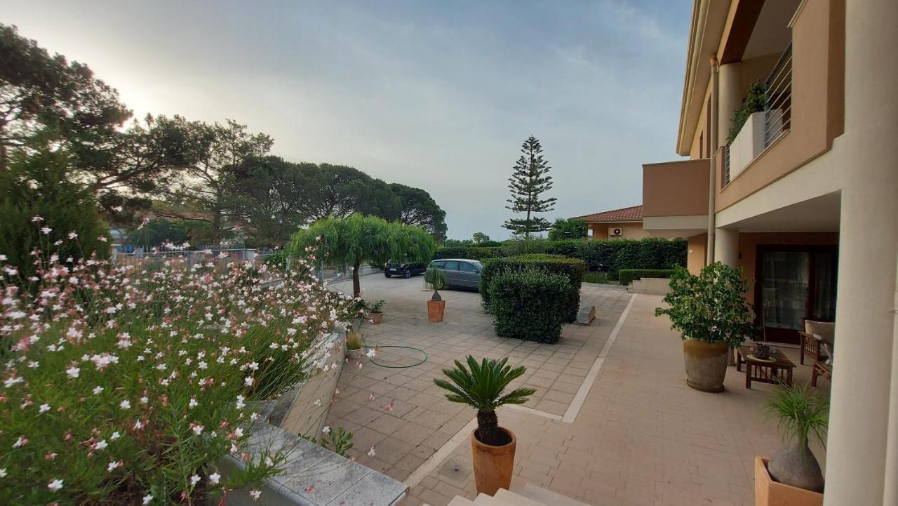 Villa Luigi a Poggio Dei Pini, Alloggio Con Giardino E Posto Auto 1