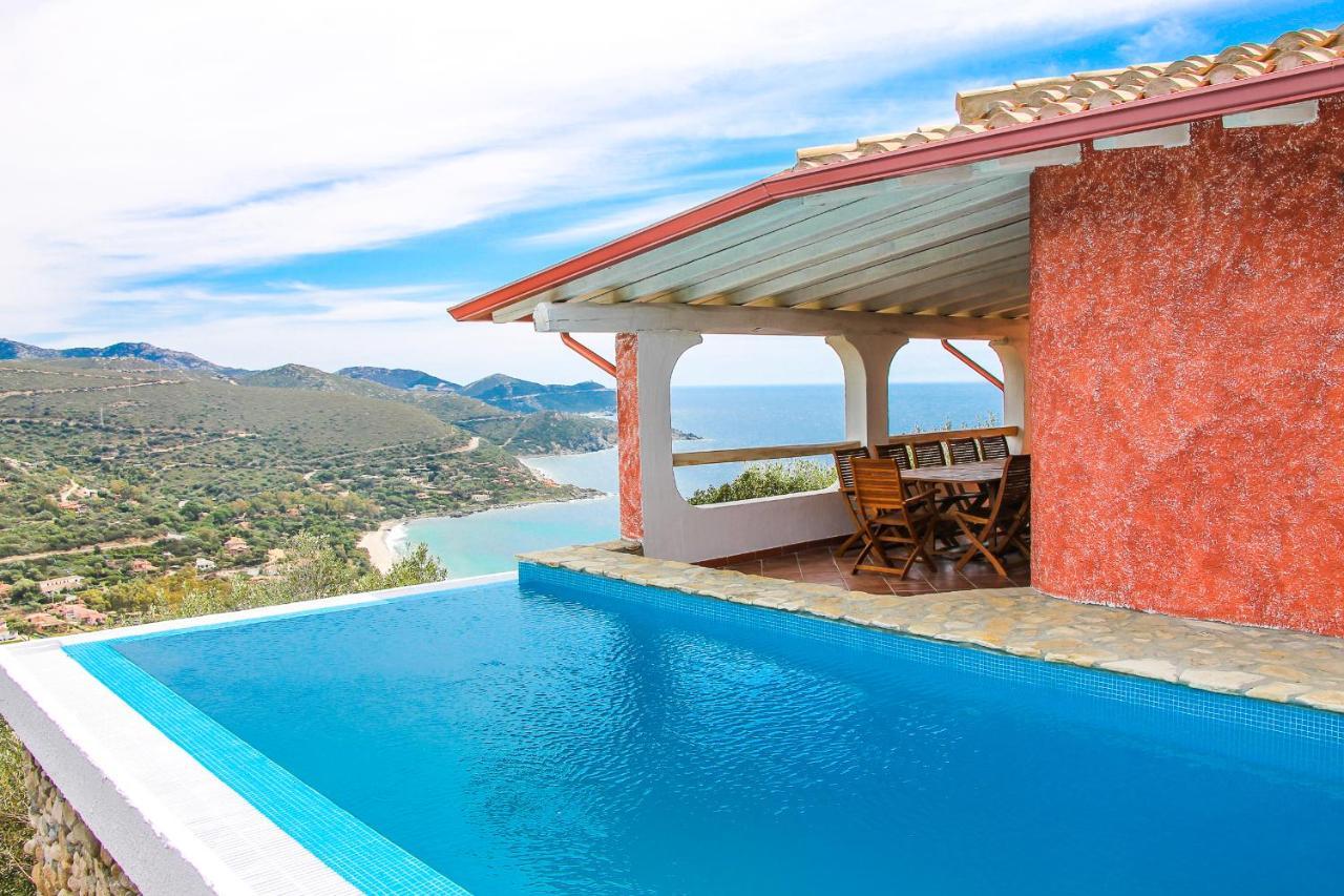 Villa Corallia - Luxury Villa with Stunning View Over the Bay 2
