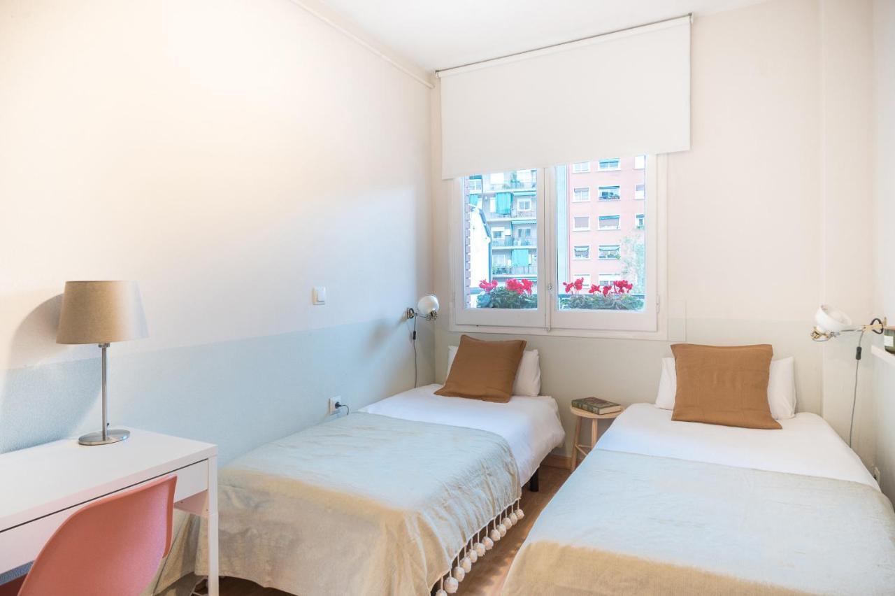 Comfortable Apt for Groups Next To Sagrada Familia 1
