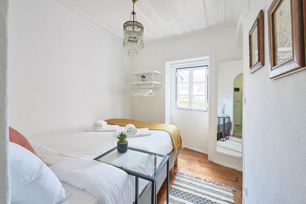 Alfama Light-Filled Apartment, by Timecooler