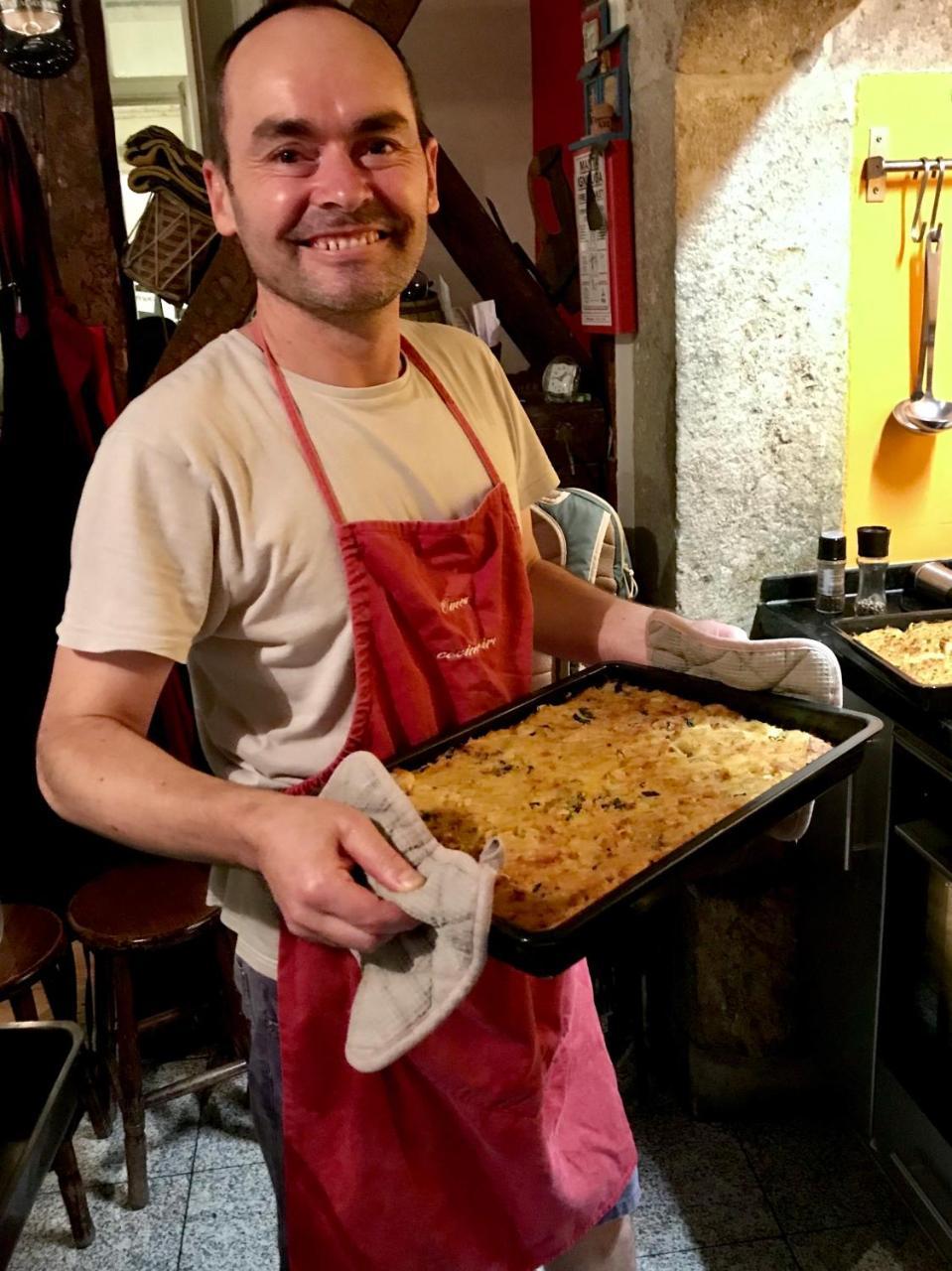 Living Lounge Hostel (Adults Only) 2