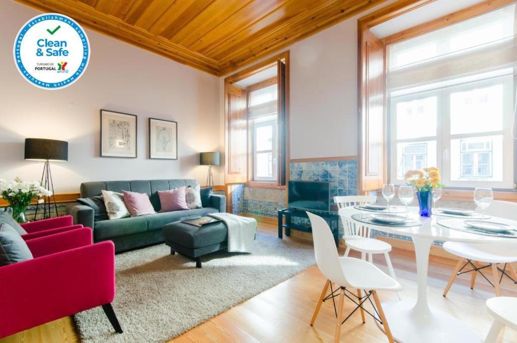 Baixa Downtown Fabulous And Sophisticate Apartment with Elevator 18th Century Building