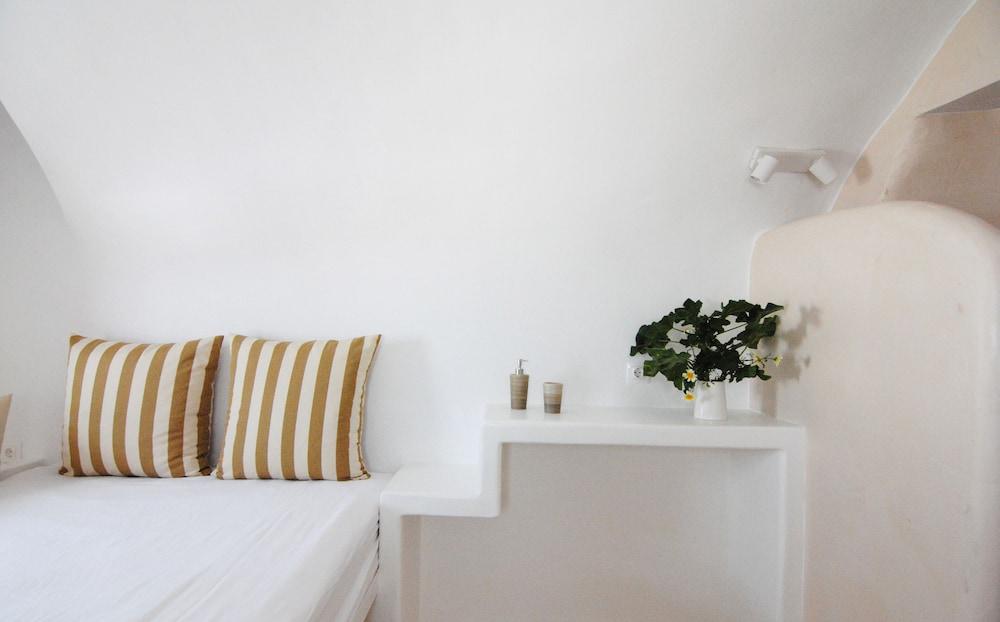 White Grape Suites 1