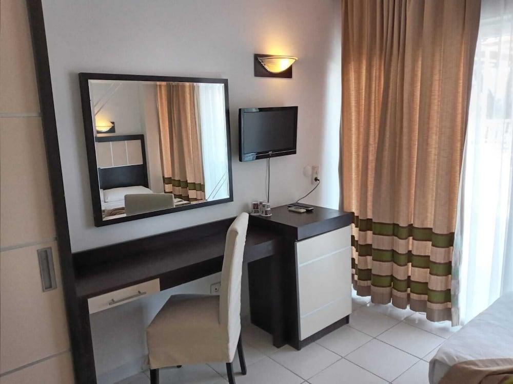 Club Marakesh Beach Hotel 2