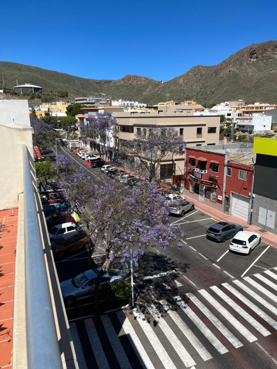 Cosy Apartment with Rooftop Terrace And Wifi 2