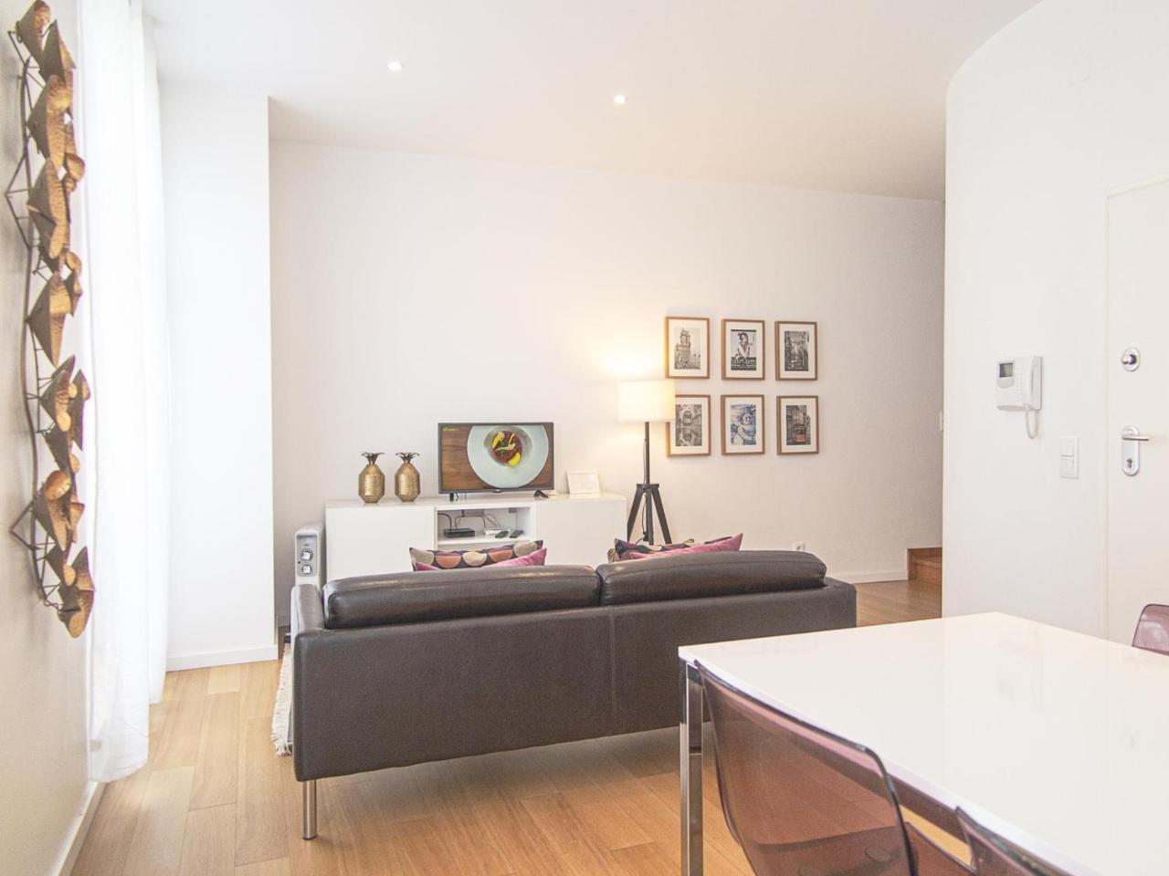 Baixa Chiado 2 Bedroom Duplex Apt with AC Elevator 1