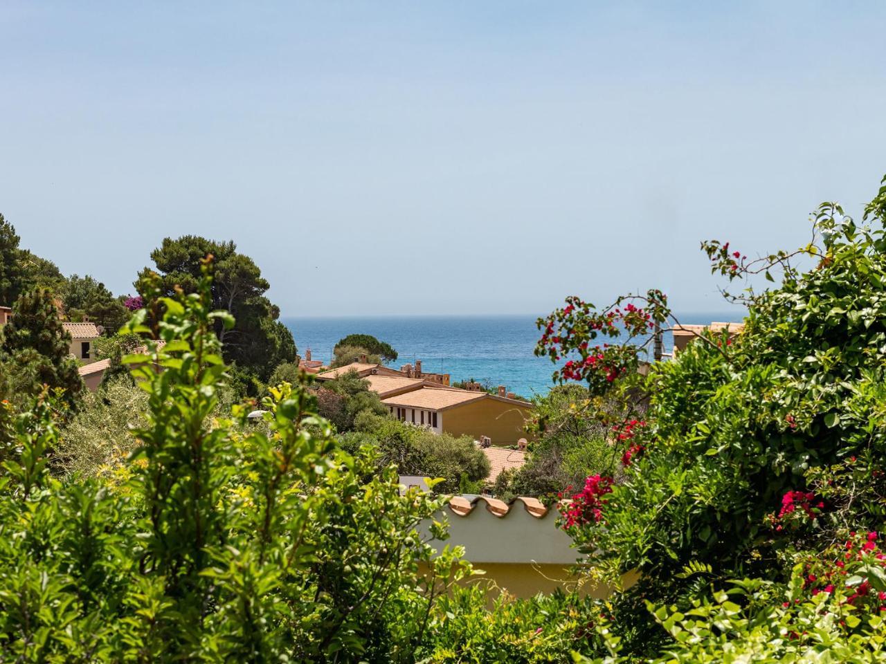 La Bouganville - House with Garden And Sea View 1
