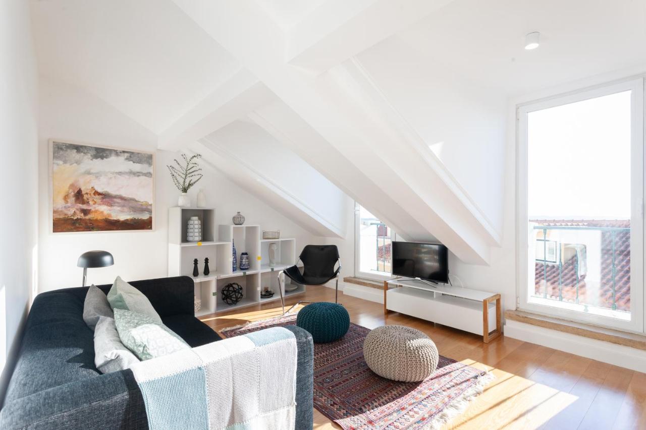 Alfama Charming Apartment with Amazing River View And Terrace 1