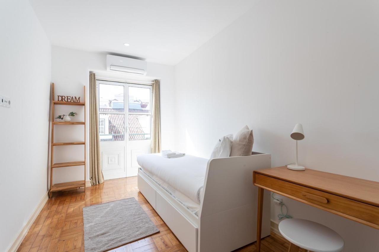 Flh Downtown Central Flat with Balcony (Adults Only) 2