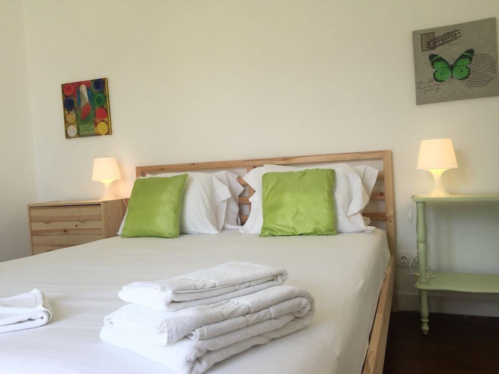 Alfama Tailor Made Green House with a View 2