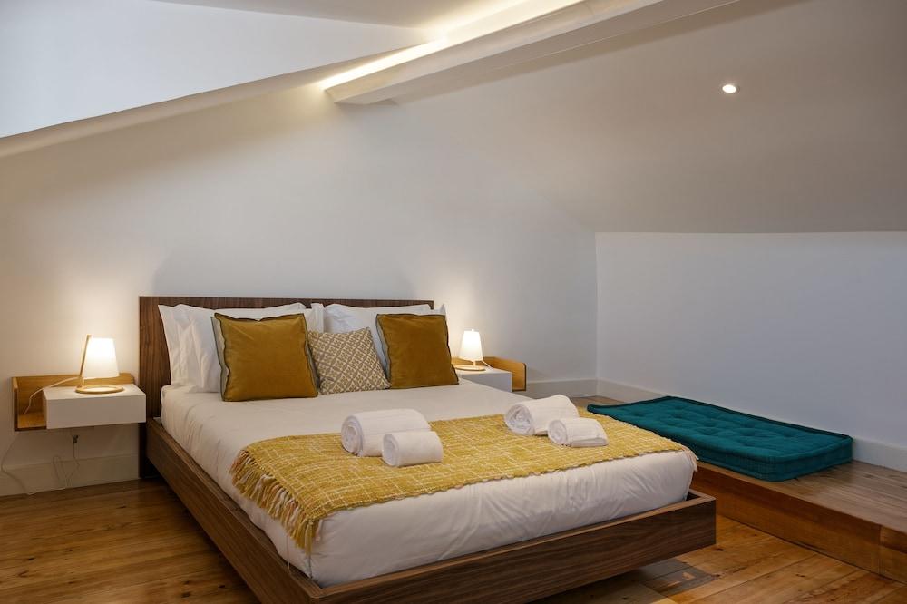 Hip Tailor Made Duplex Penthouse in Bairro Alto 1
