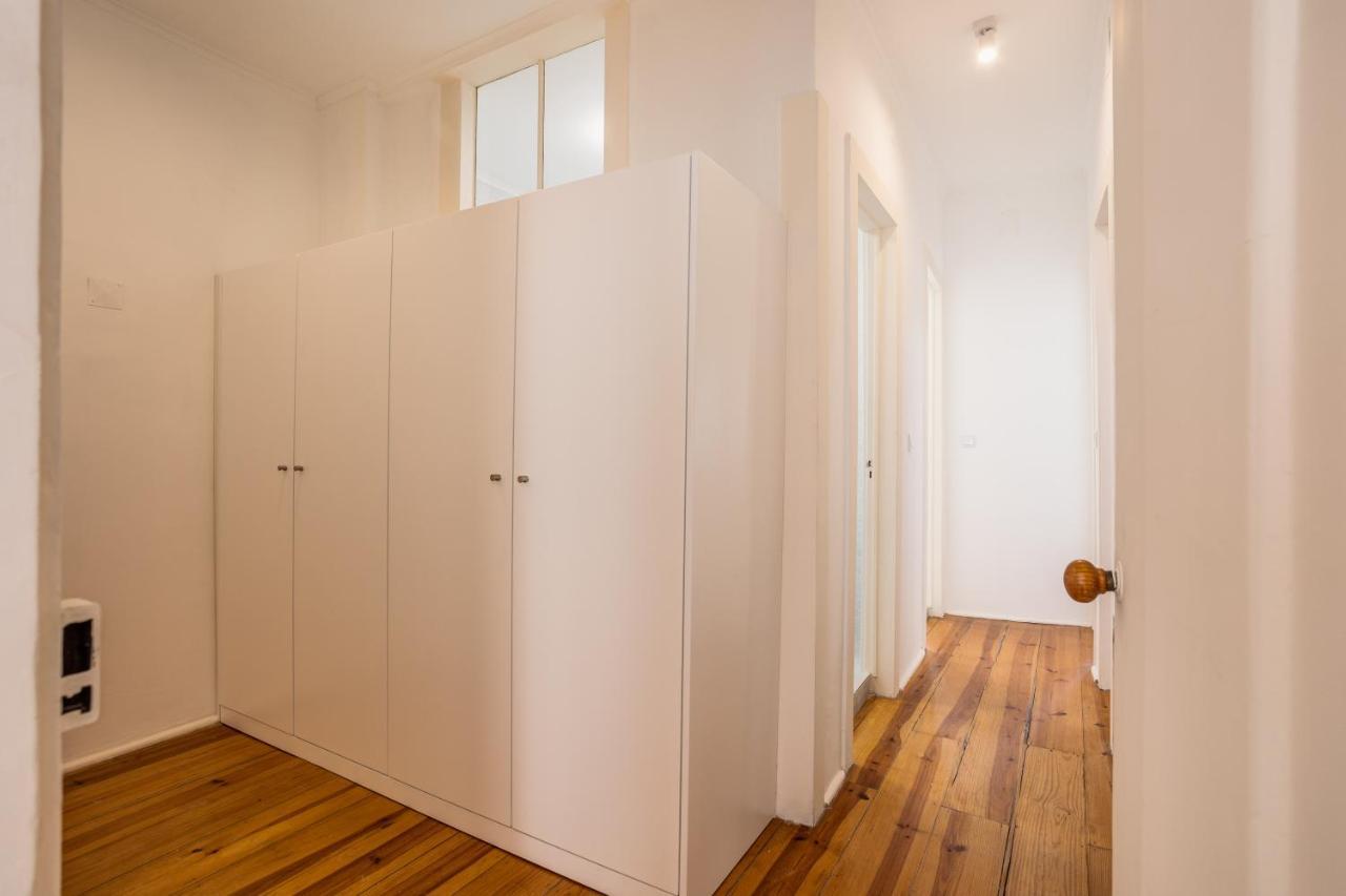 Hip & Renovated T.M. Flat in Bairro Alto 1