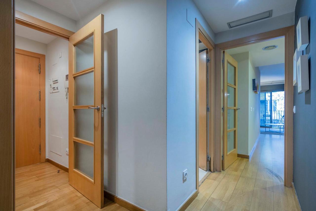 Modern And Bright Apartment in Eixample 2-2 (Adults Only) 1