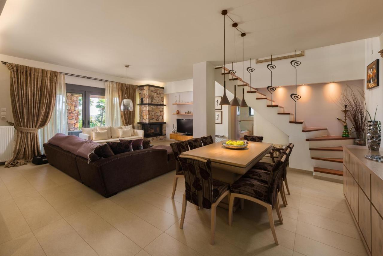 Blue & Green Villa 2